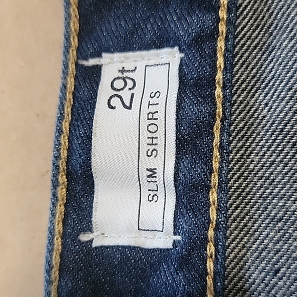 GAP Size 29T Medium Dark Wash "Slim Shorts" Blue Jean Shorts, EUC - Picture 9 of 10